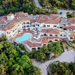 https://pedra-santa-resort.in-sardinia.net
