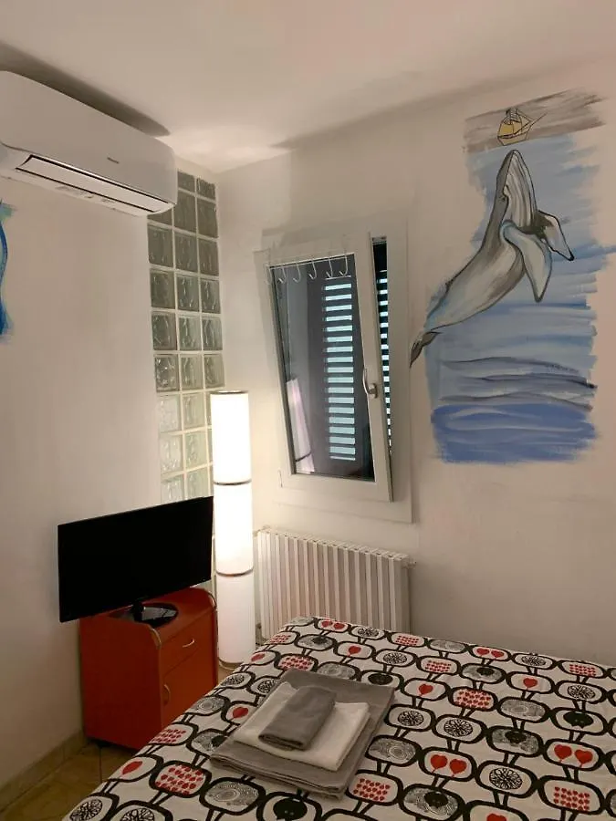 Backpackers House Bed & Breakfast Bologna 0*,